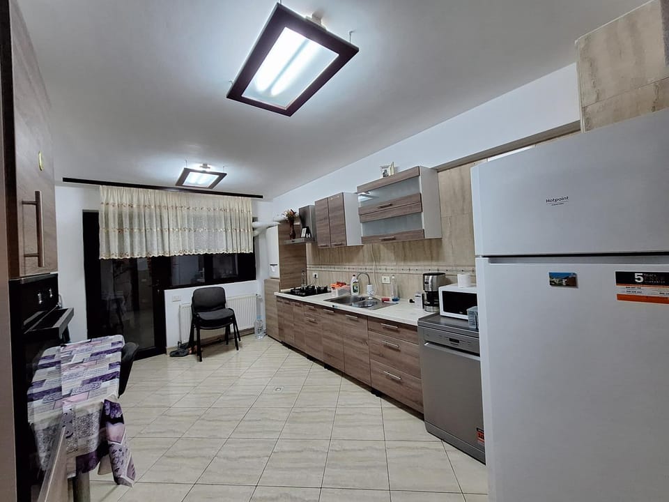 Kitchen or kitchenette, Dining area, dishwasher, minibar, oven, pet friendly, stove, toaster, Internal: Not applicable to any particular room