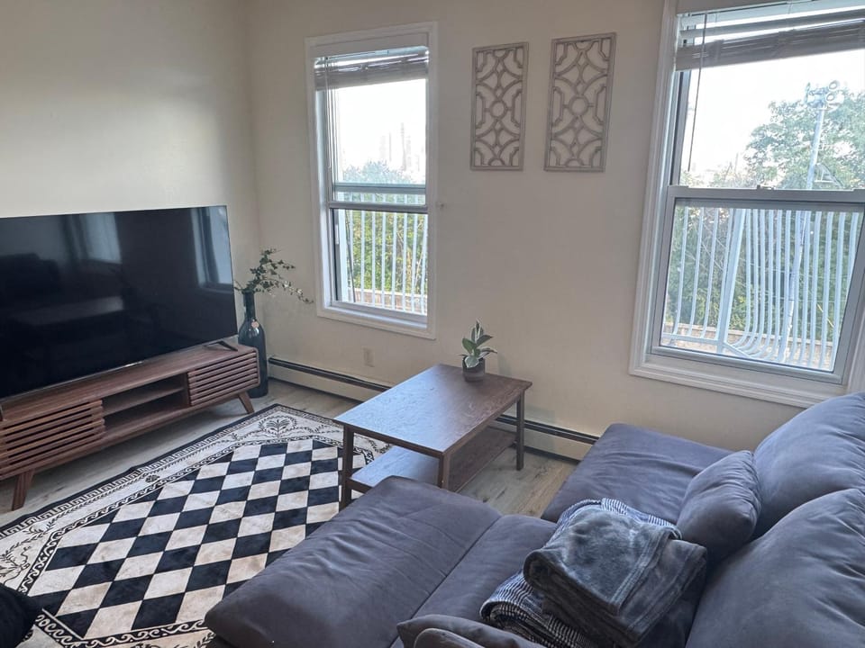 Communal lounge/ TV room, Living room, Seating area