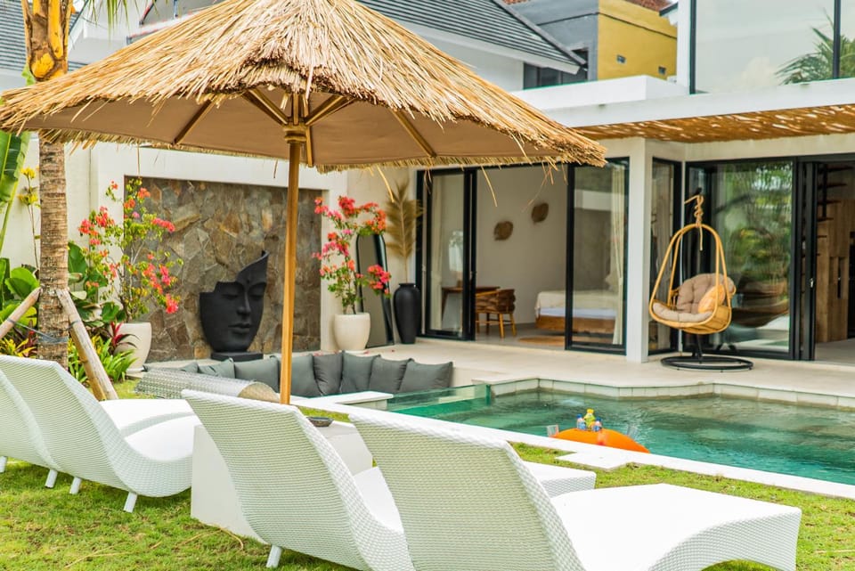 Nissa la Bella - 4BR Spacious Villa in Kerobokan Villa in North Kuta