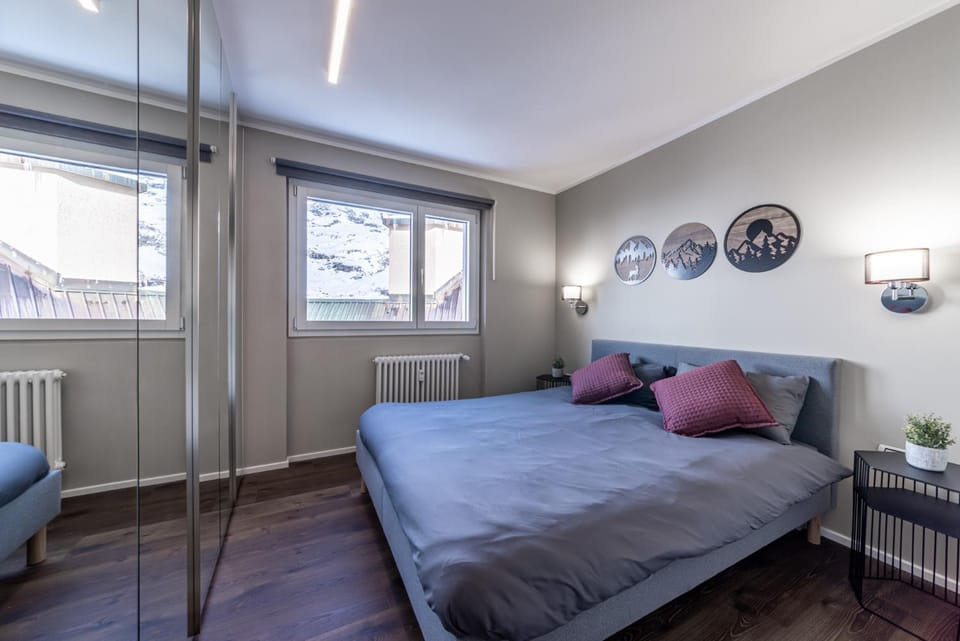 Bed, Bedroom, wardrobe