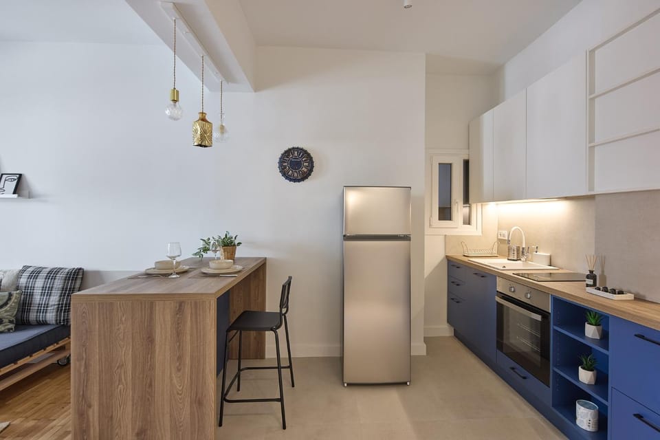 Kitchen or kitchenette, Lounge or bar