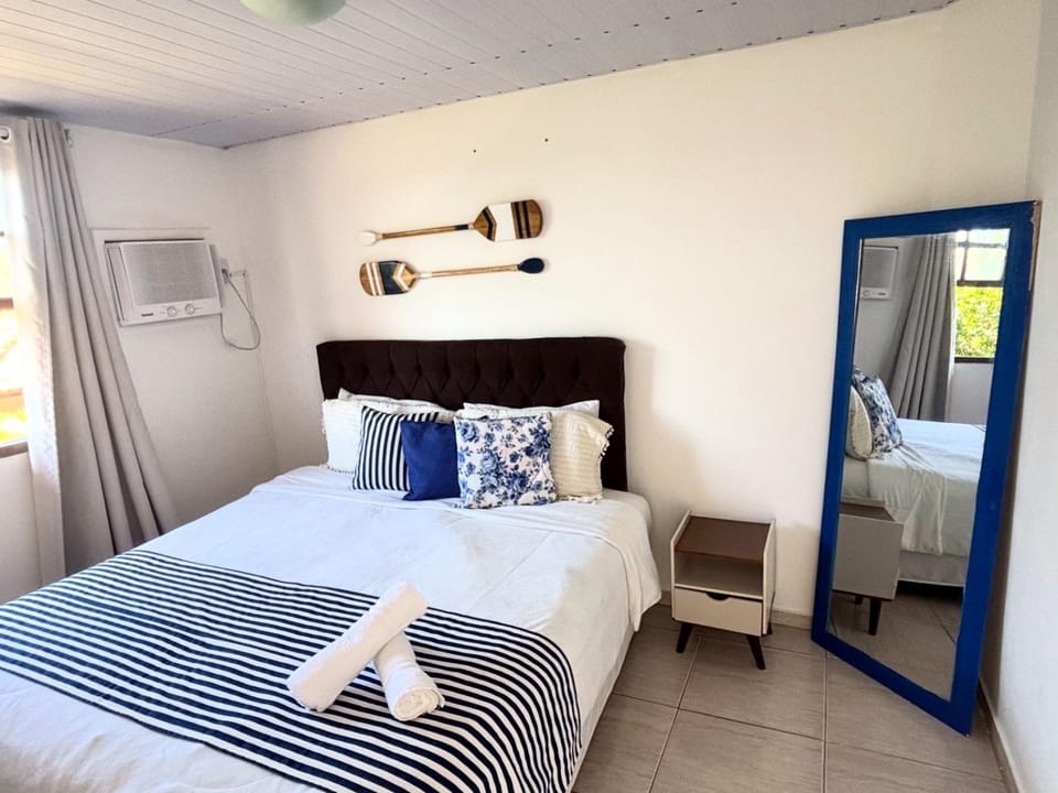 Bed, Bedroom, towels, air conditioner