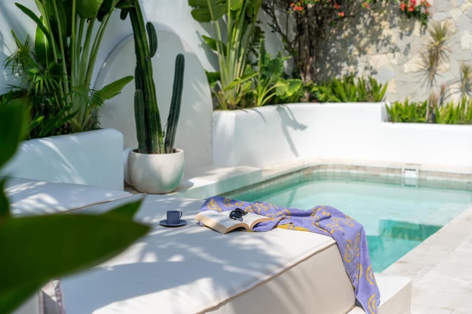 Day, Natural landscape, Garden, Pool view, Swimming pool, sunbed