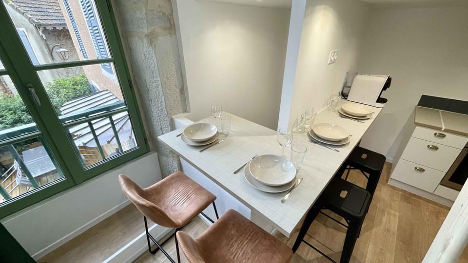 Coffee/tea facilities, Seating area, Dining area, minibar, toaster