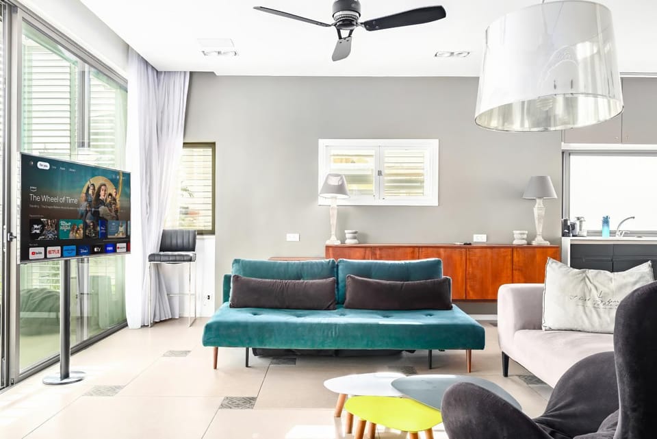 Communal lounge/ TV room, Living room