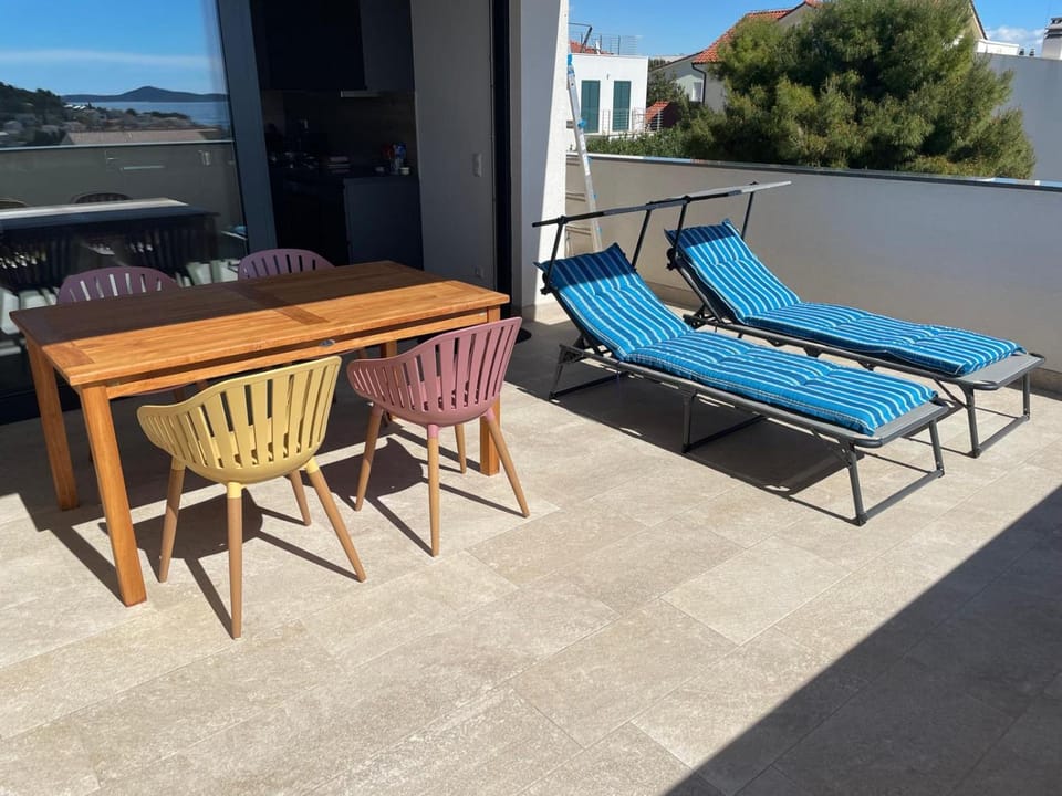 Balcony/Terrace, sunbed
