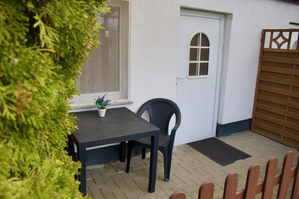 Großer Gartenbungalow Nr 3 mit Terrasse - Strandvogtei Sellin Apartment in Sellin