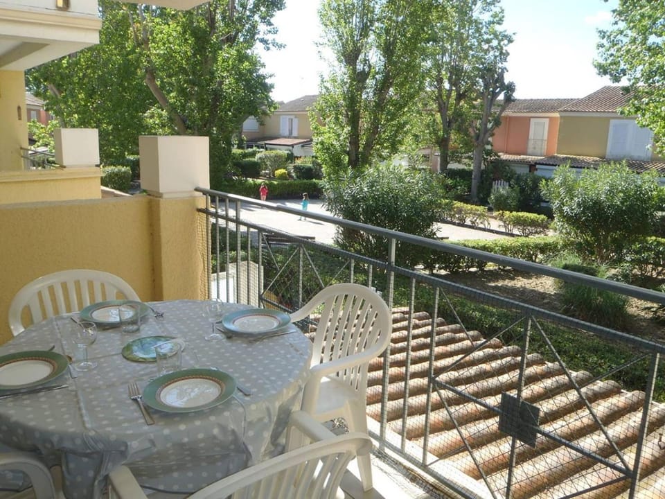 Patio, Garden view