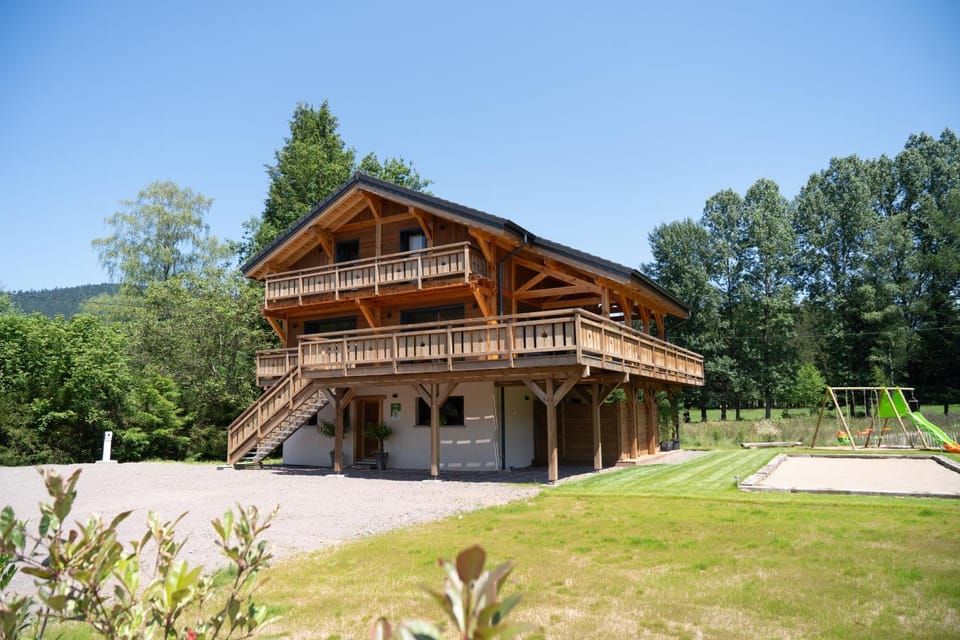 Property building, Garden, Garden view, Garden view