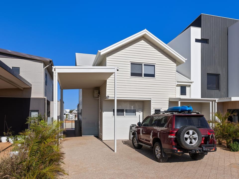 Property building, Parking