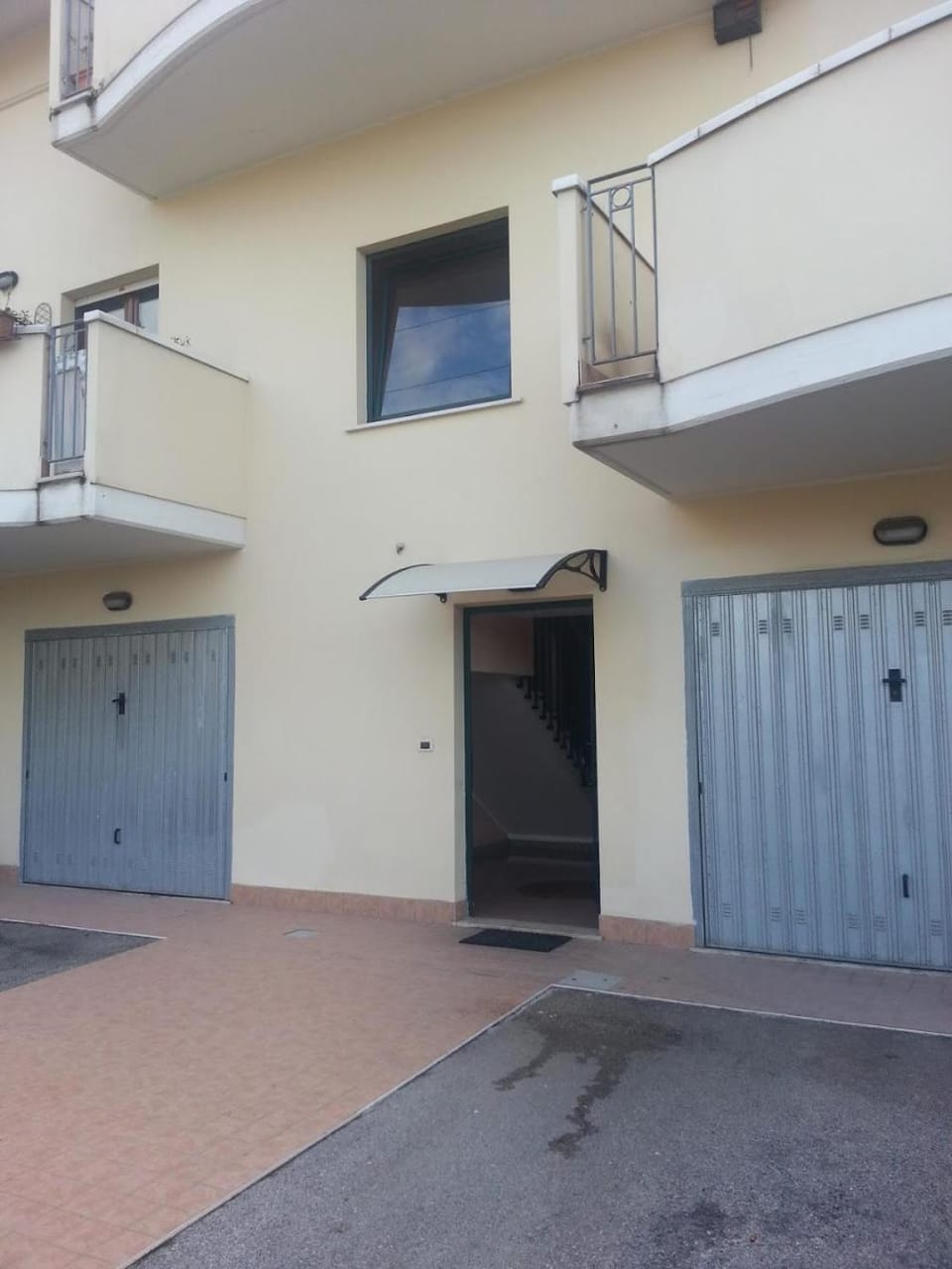 Property building, Facade/entrance