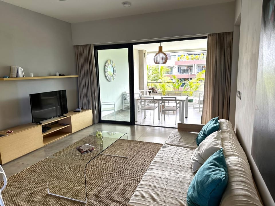 Communal lounge/ TV room, TV and multimedia, Balcony/Terrace, Living room, Dining area