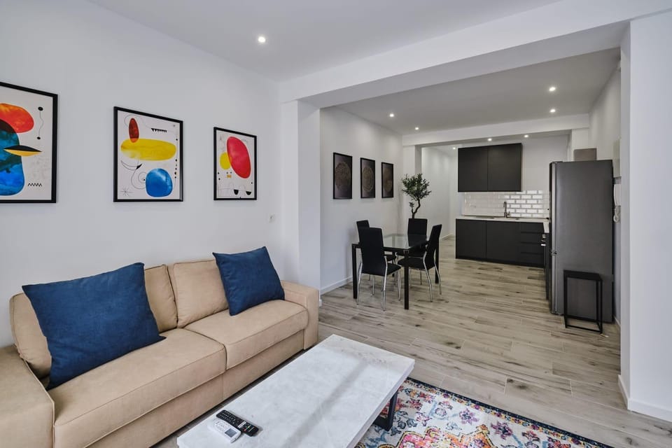 Communal lounge/ TV room, Living room, Dining area