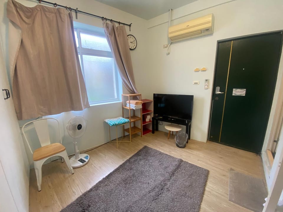 台南民宿549號-好室連連Lien House-車位需預約才有-平日住宿有保留車位 Vacation rental in Kaohsiung