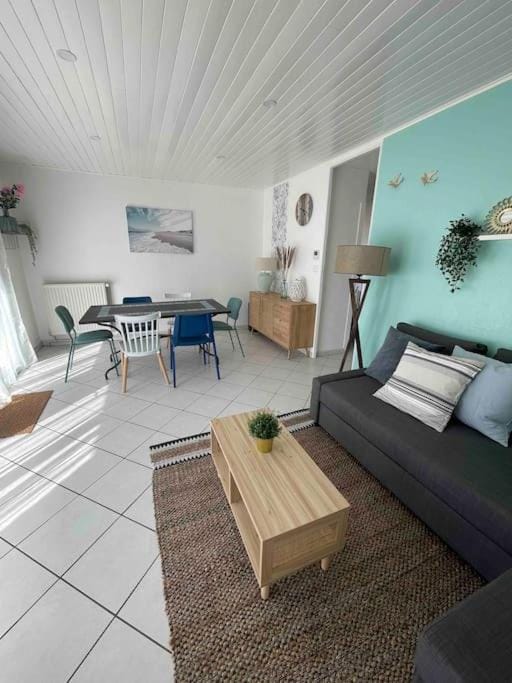 Maison 7 personnes Soulac Climatisée Fibre House in Soulac-sur-Mer