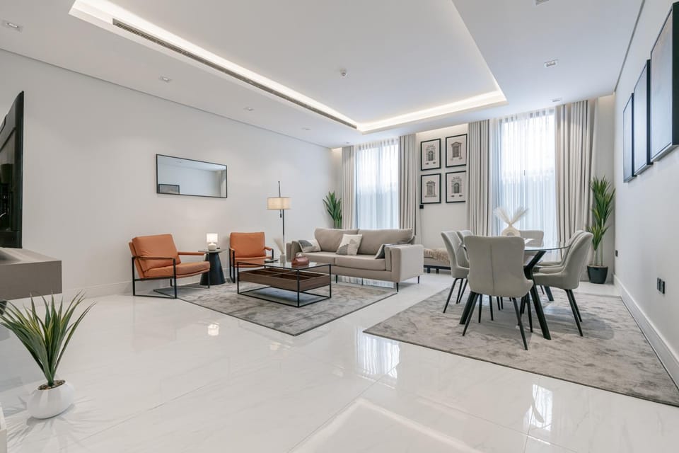 TV and multimedia, Living room, Seating area, Dining area
