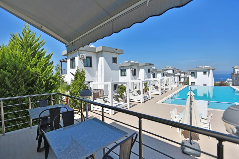 Property building, Day, View (from property/room), Balcony/Terrace, Dining area, Pool view, Sea view, Swimming pool, sunbed