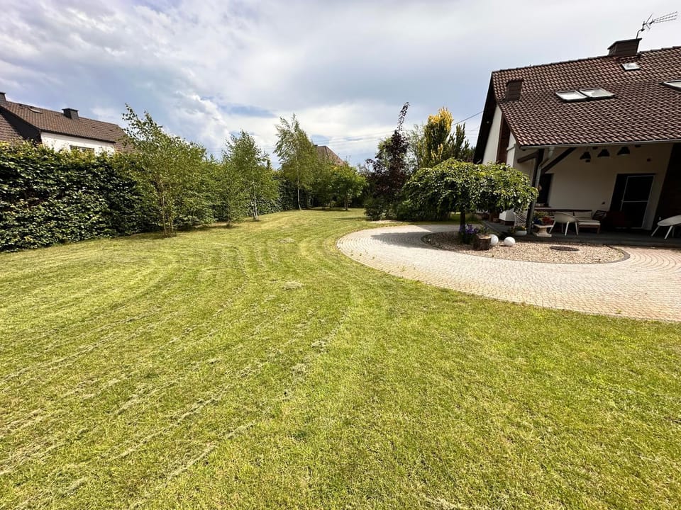 Property building, Spring, Day, Natural landscape, Garden, Garden view