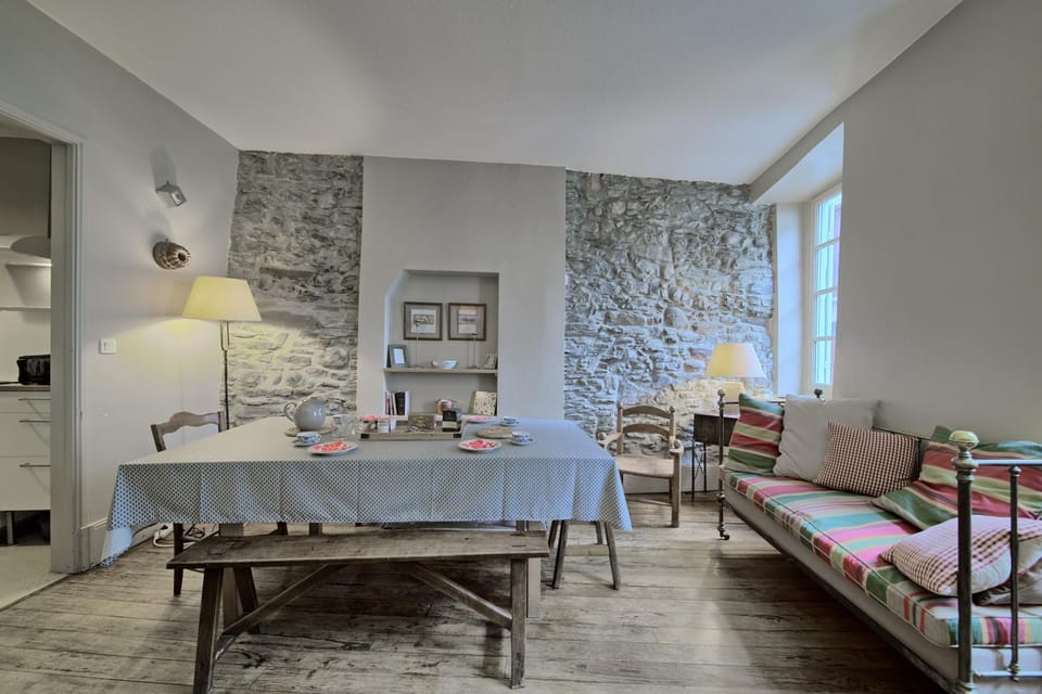 Property building, Living room