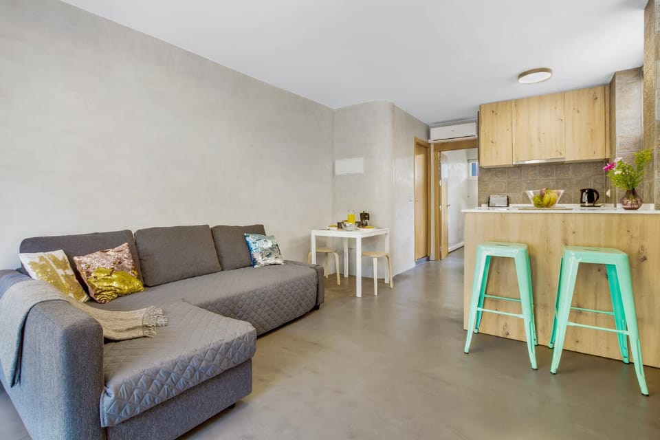 Living room, kitchen