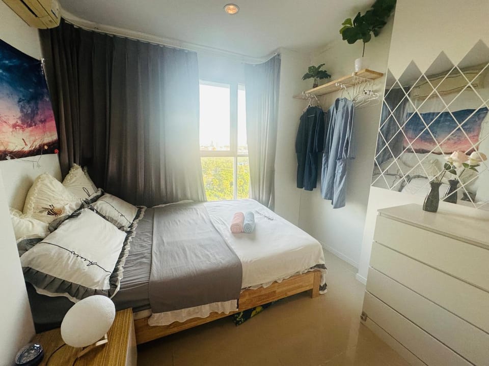 Seaview beach room Lumpini-pool and gym face to ocean Apartment in Pattaya City