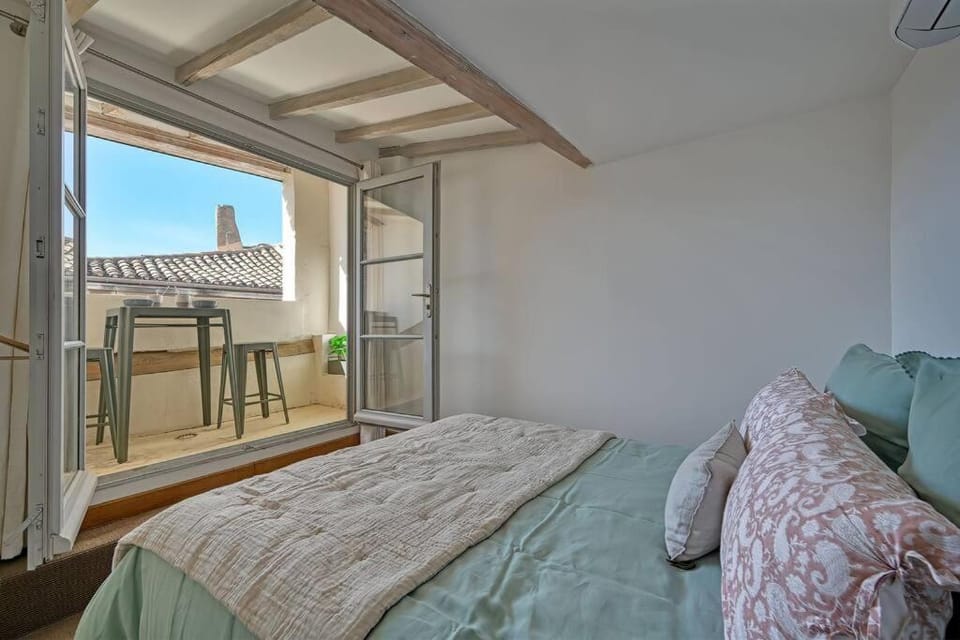 Bed, View (from property/room), Balcony/Terrace, Photo of the whole room, Bedroom