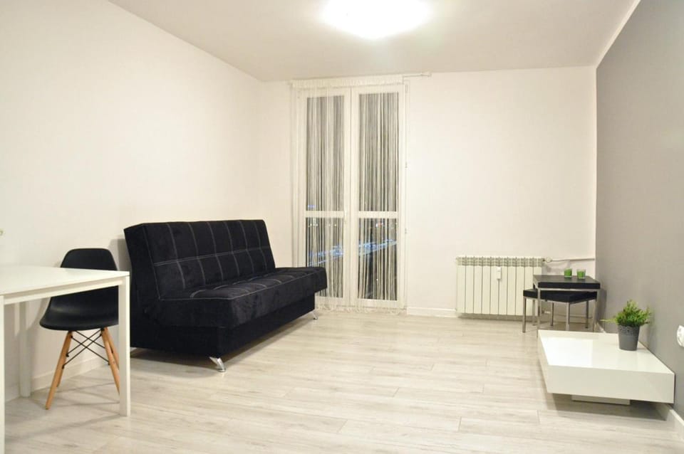 Nice and comfy studio close to Old town and metro. Apartment in Warsaw