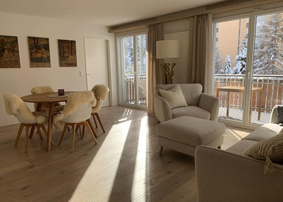 Sonniges und stylishes Bijou in St. Moritz Bad Apartment in Saint Moritz