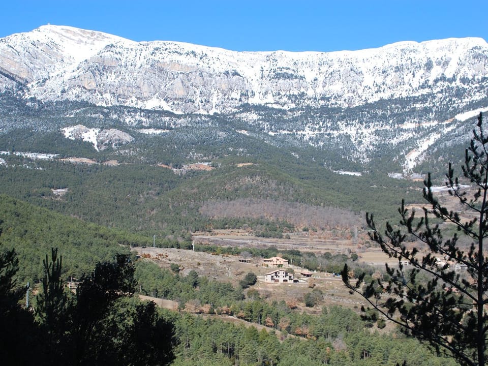 Nearby landmark, Spring, Day, Natural landscape, Winter, Mountain view