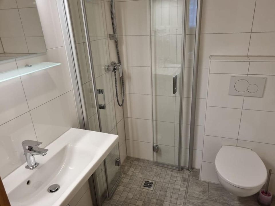 Shower, Toilet, Bathroom