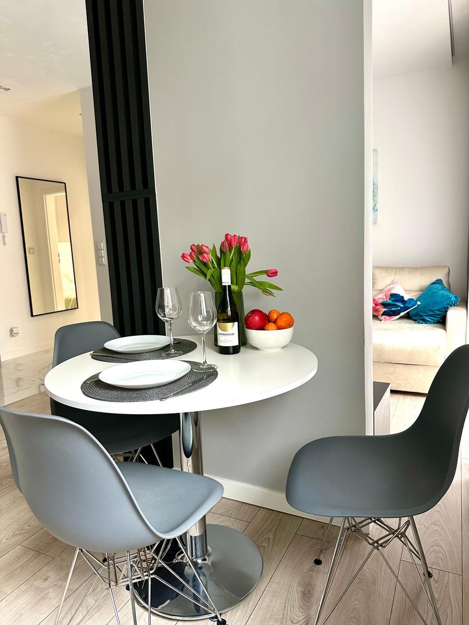 Dining area, kitchen