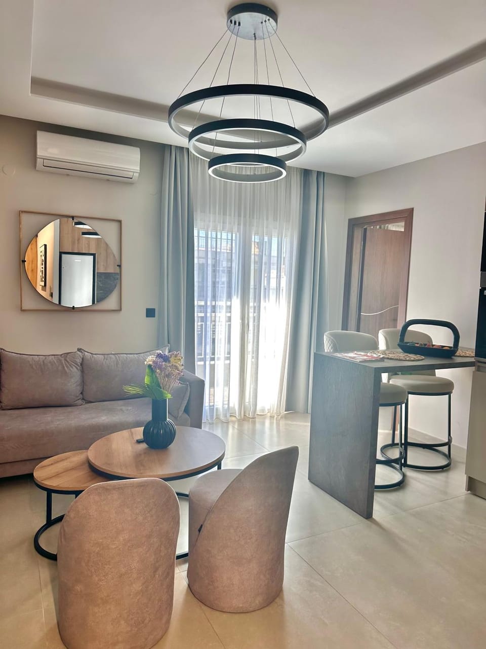 Living room, Seating area