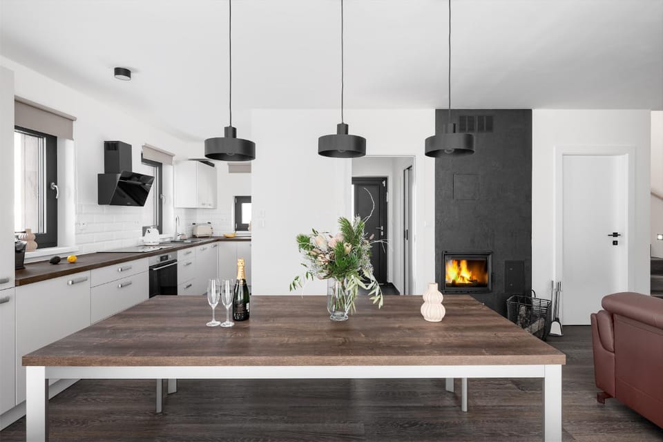 TV and multimedia, Kitchen or kitchenette, Living room, Seating area, Dining area, minibar, pet friendly, stove