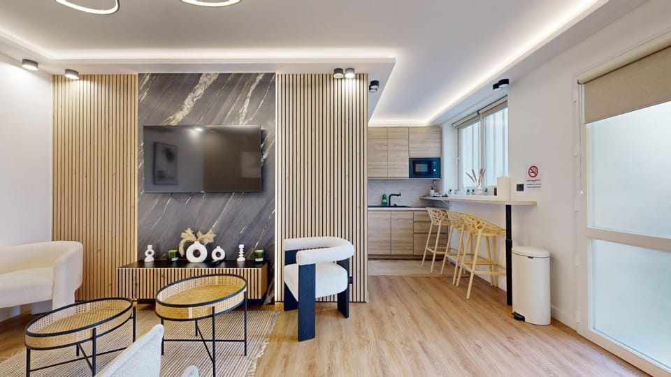 TV and multimedia, Kitchen or kitchenette, Living room, Dining area