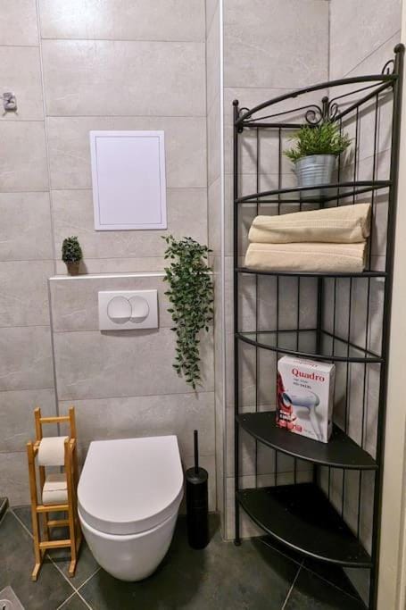 Bathroom, towels