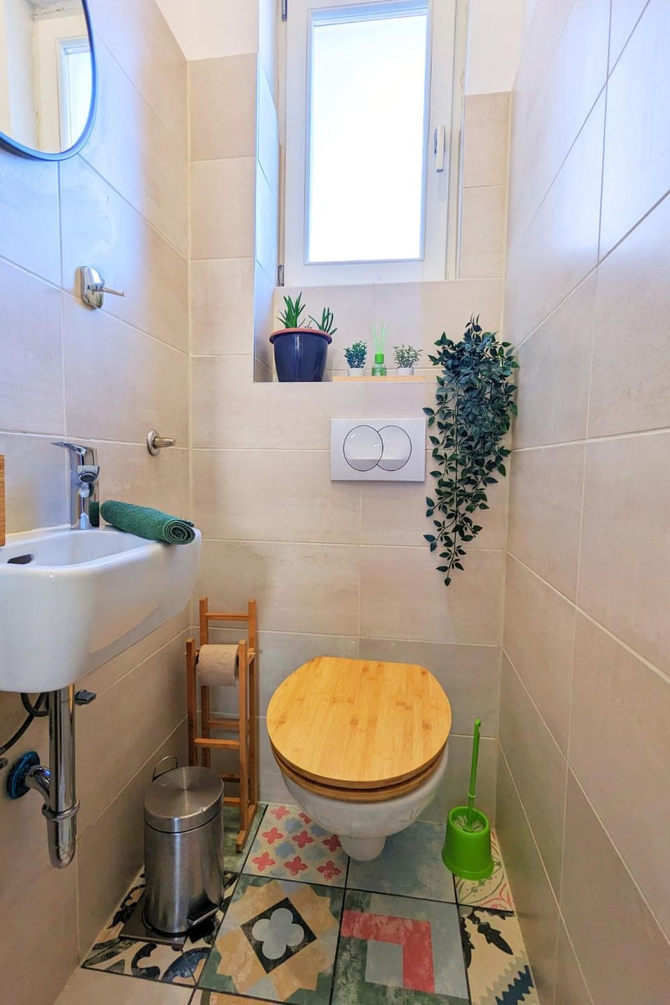 Toilet, Bathroom, towels