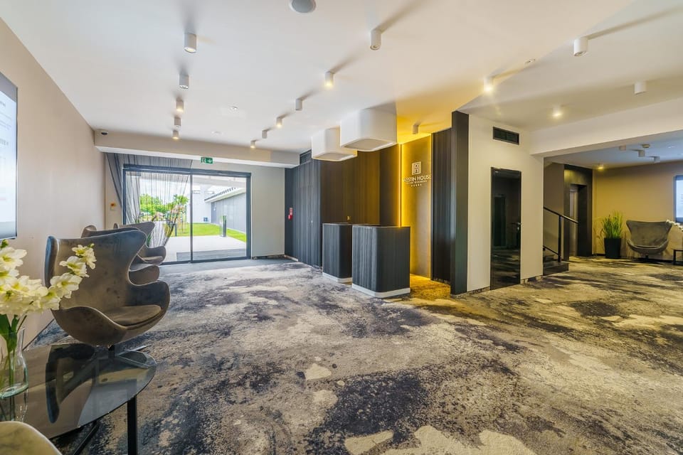Property building, Lobby or reception, Seating area