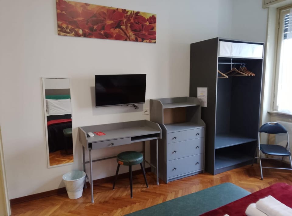 TV and multimedia, Bedroom, wardrobe