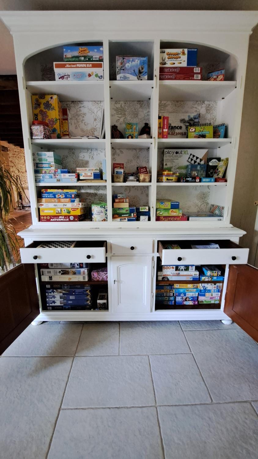Game Room, Entertainment