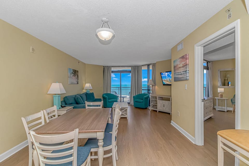 Spacious 4 Bedroom Ocean View Condo - Ocean Reef 526- Sleeps 14! House in Myrtle Beach