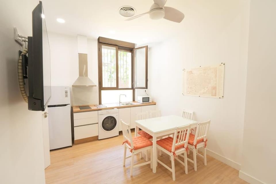Apartamento a estrenar en San Bernardo Apartment in Seville