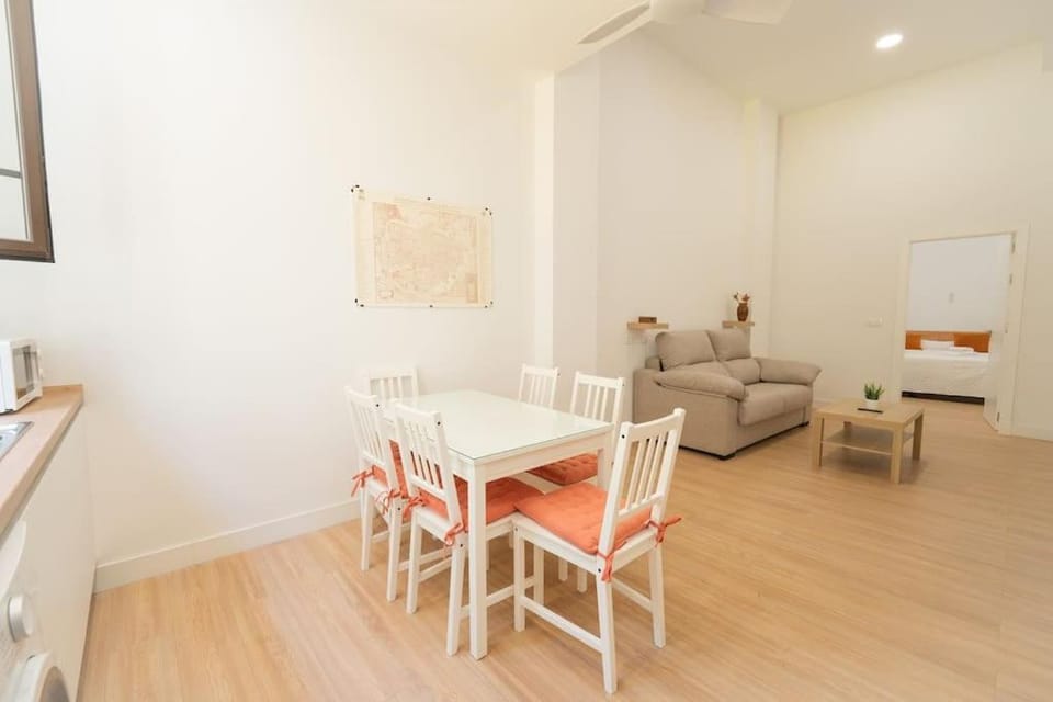 Apartamento a estrenar en San Bernardo Apartment in Seville