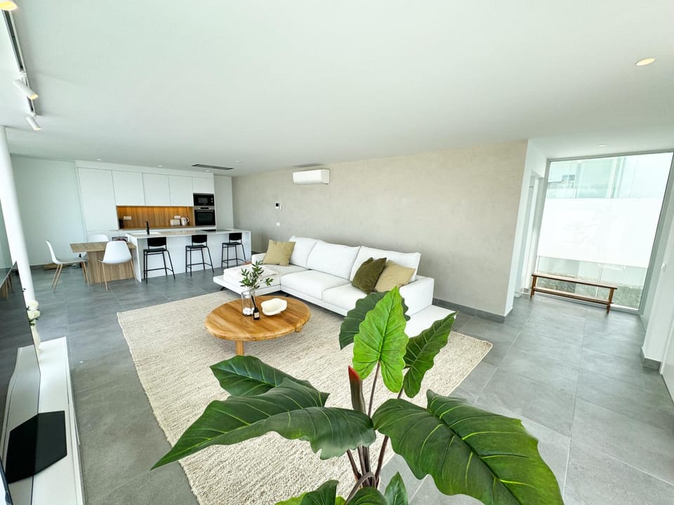Kitchen or kitchenette, Living room, Seating area, Dining area