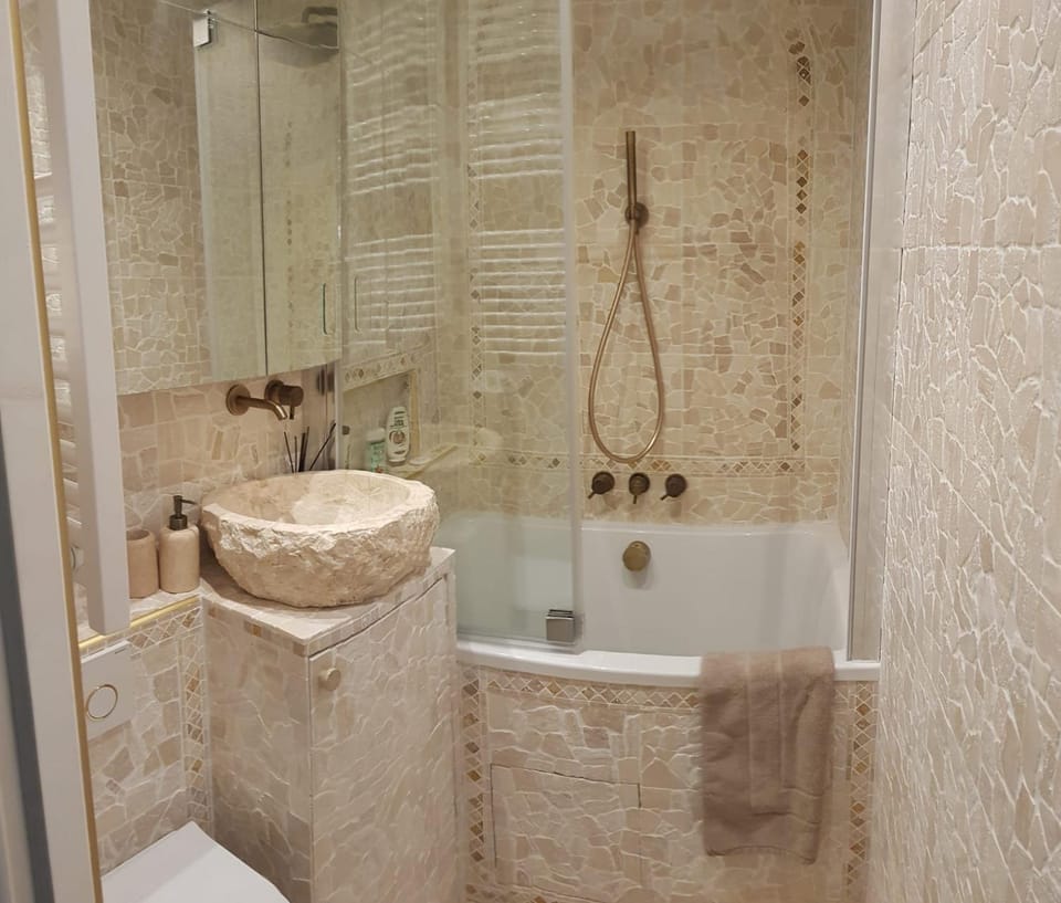 Bathroom, Bath