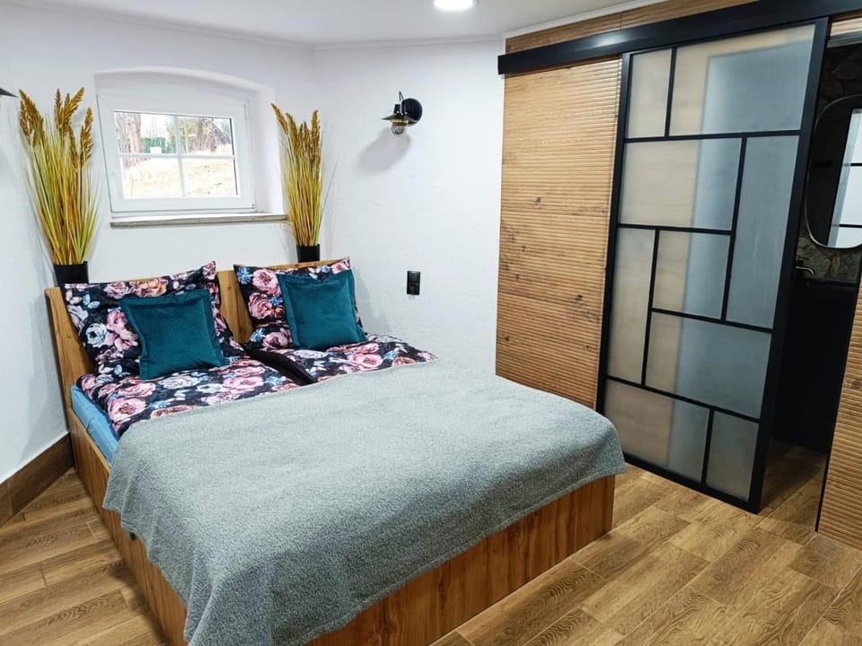 Bed, Photo of the whole room, Bedroom, wardrobe