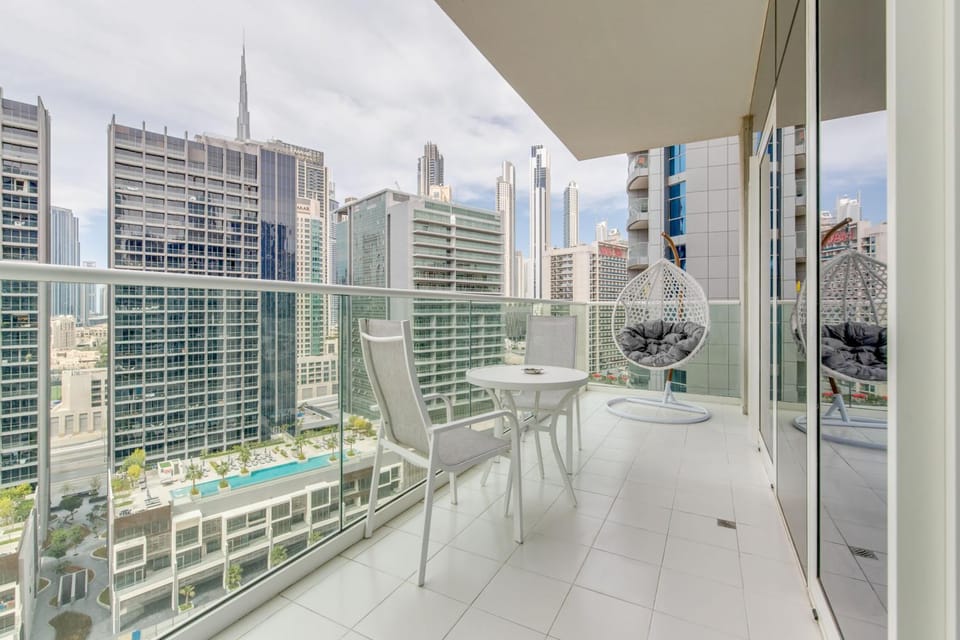 View (from property/room), Balcony/Terrace, City view
