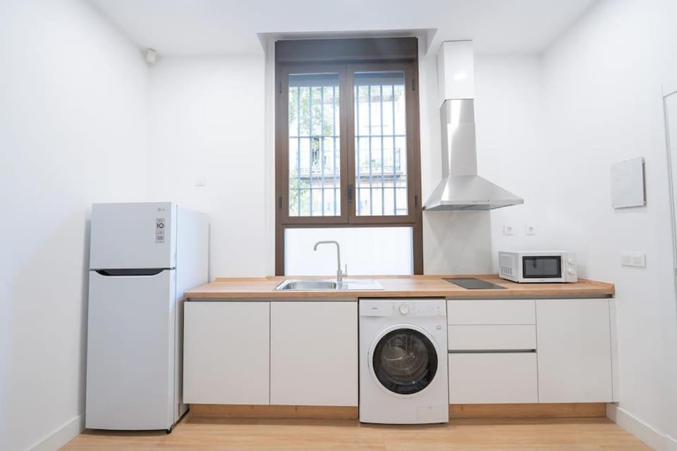 Estudio a estrenar en San Bernardo Apartment in Seville