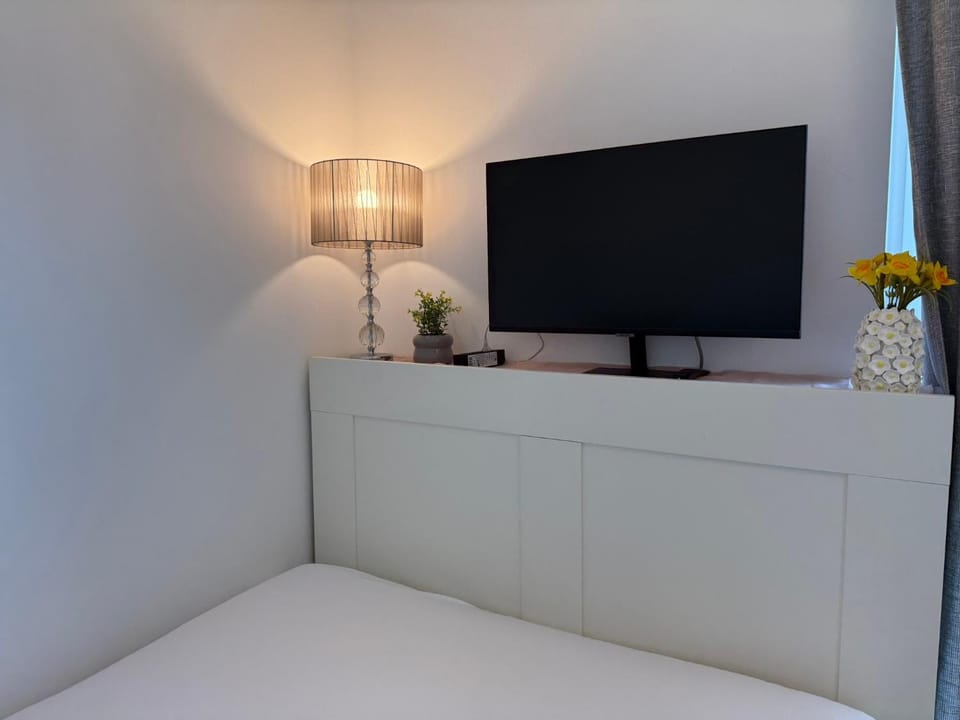 TV and multimedia, Bedroom