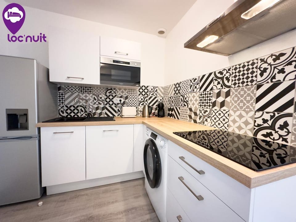 Coffee/tea facilities, Kitchen or kitchenette, dishwasher, minibar, stove, toaster, washing machine, dryer
