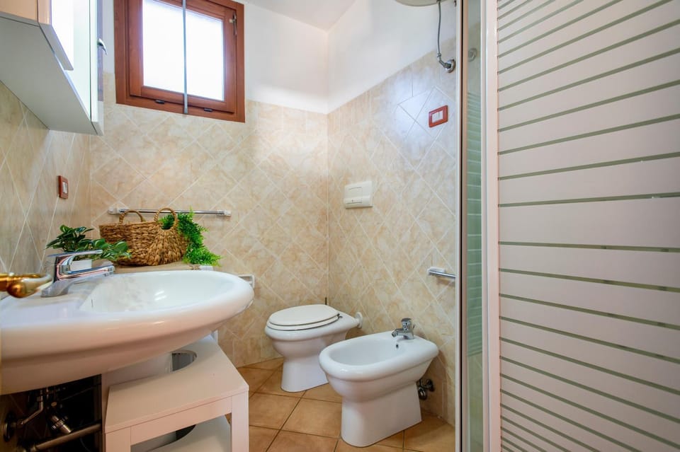 Bathroom, Living room